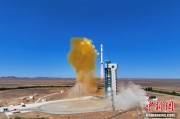 四柱配对我国首颗地球物理场探测业务卫星“张衡一号”02星成功发射